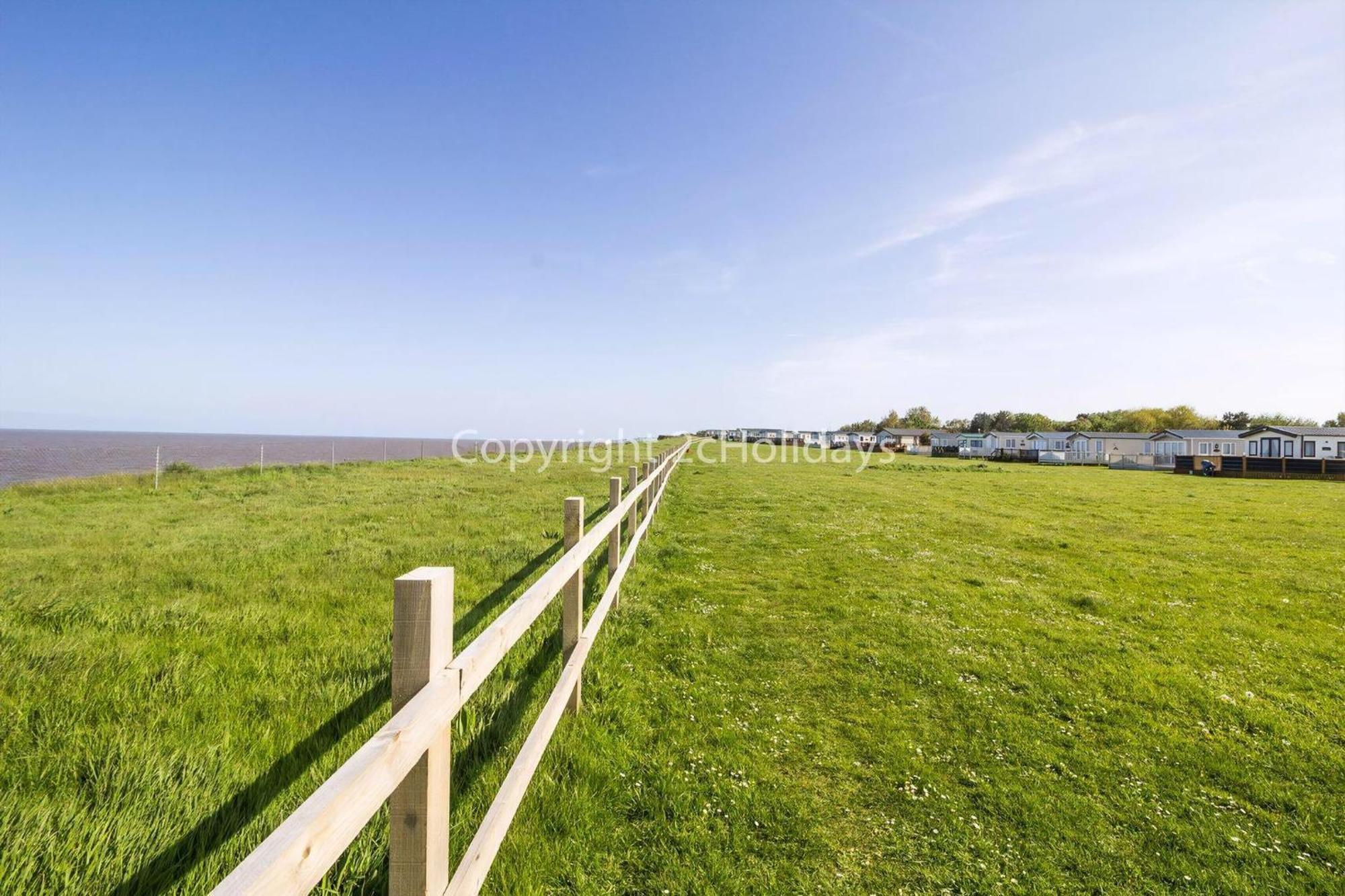 Great 8 Berth Caravan In Norfolk Near To Great Yarmouth Ref 20178Bs Hopton on Sea Zewnętrze zdjęcie