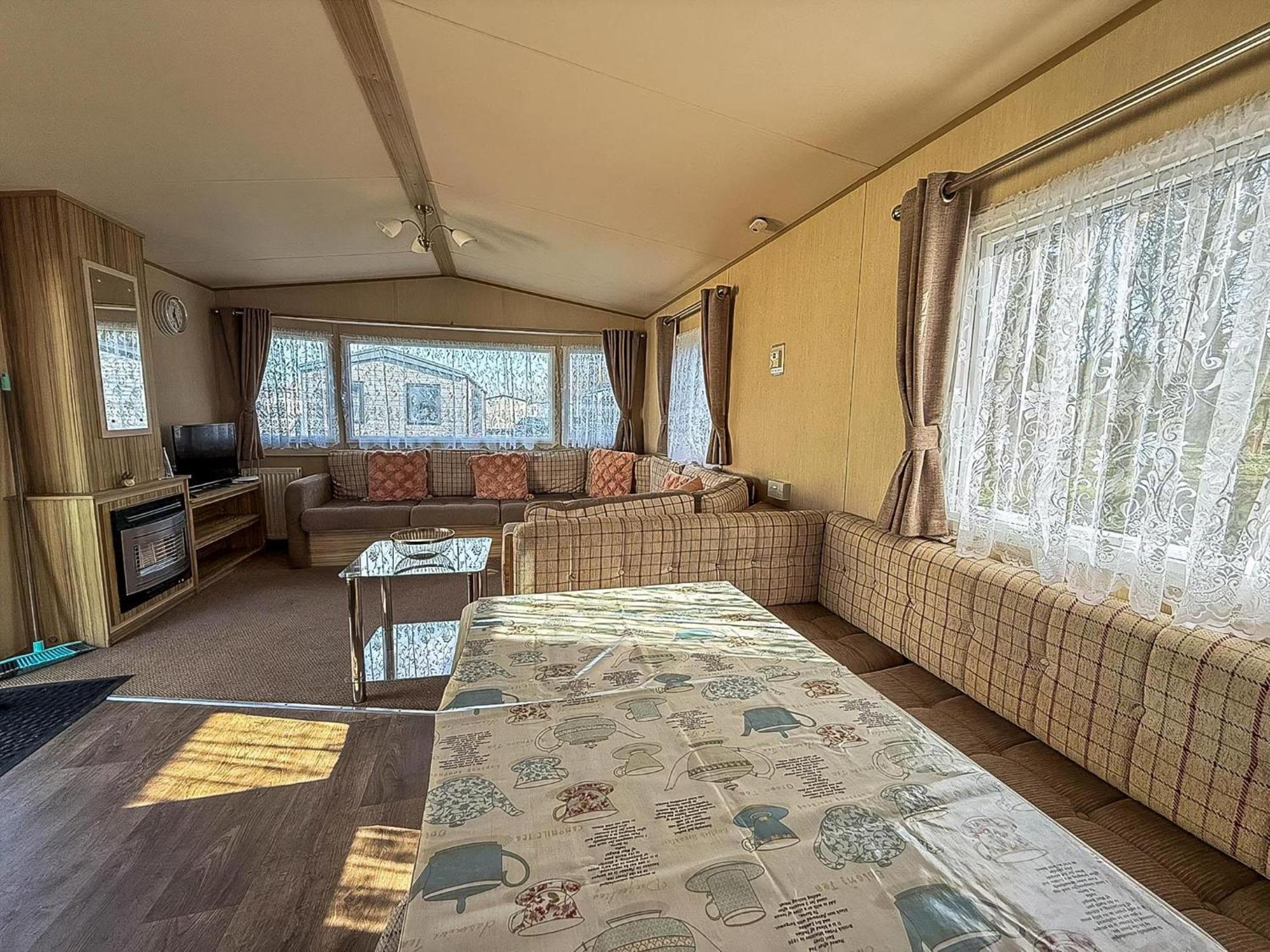 Great 8 Berth Caravan In Norfolk Near To Great Yarmouth Ref 20178Bs Hopton on Sea Zewnętrze zdjęcie